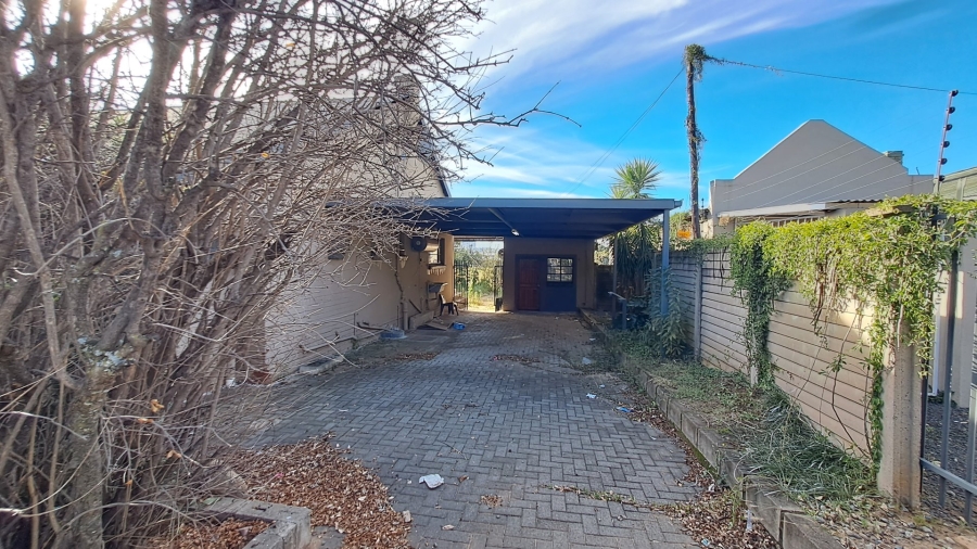 7 Bedroom Property for Sale in Willows Free State